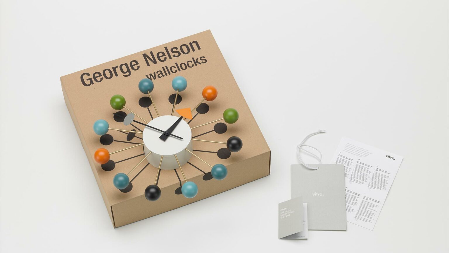 Vitra-Ball-Clock-Ambiente4