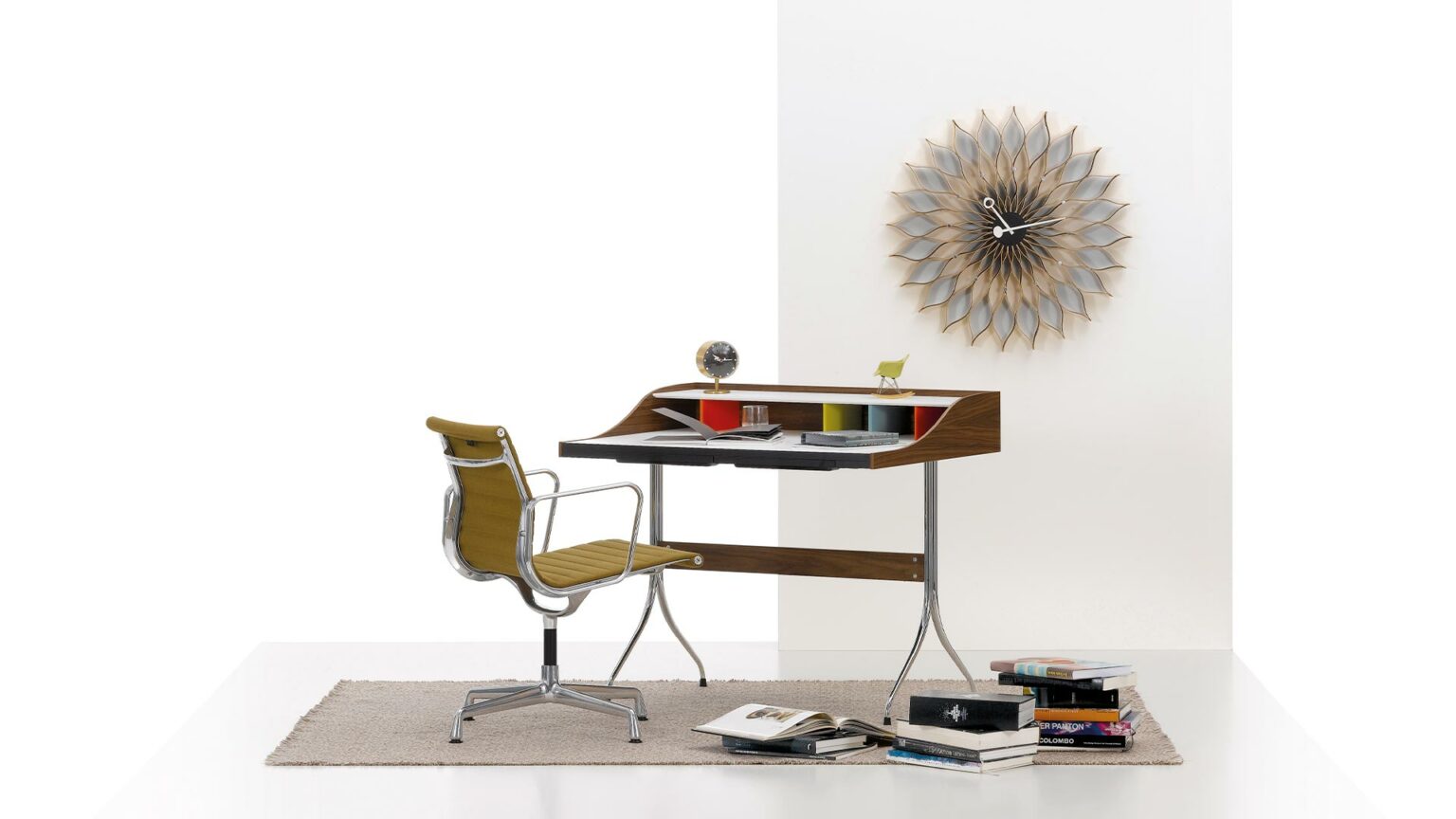 Vitra-Sunflower-Clock-Ambiente2