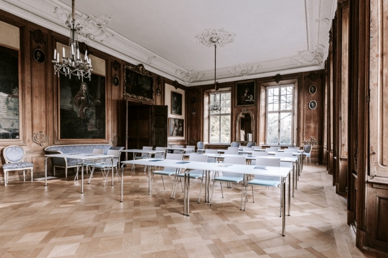 Schloss-Wissen-Bestuhlung-Thonet
