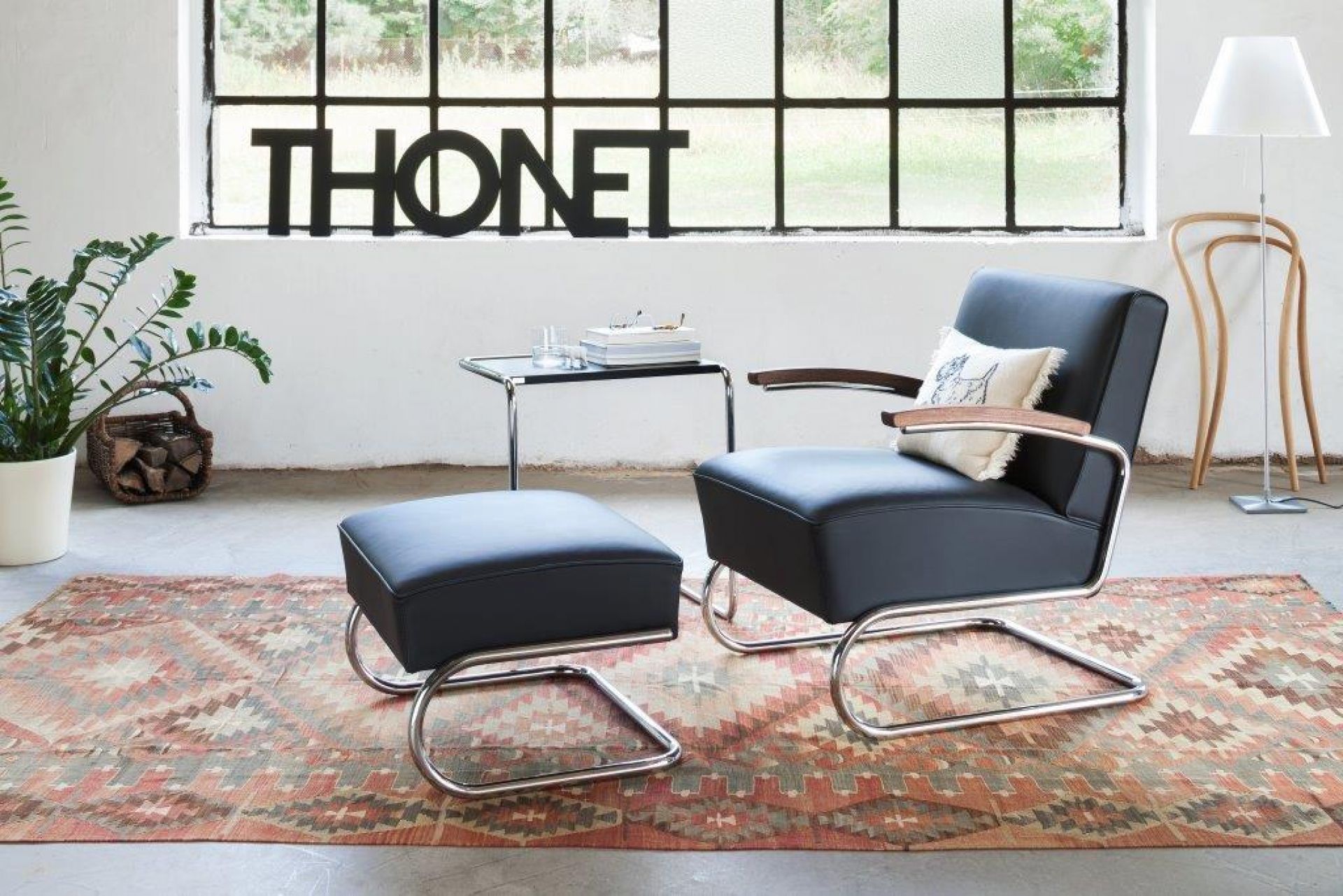 s 411 h stool thonet 1 1920x1920