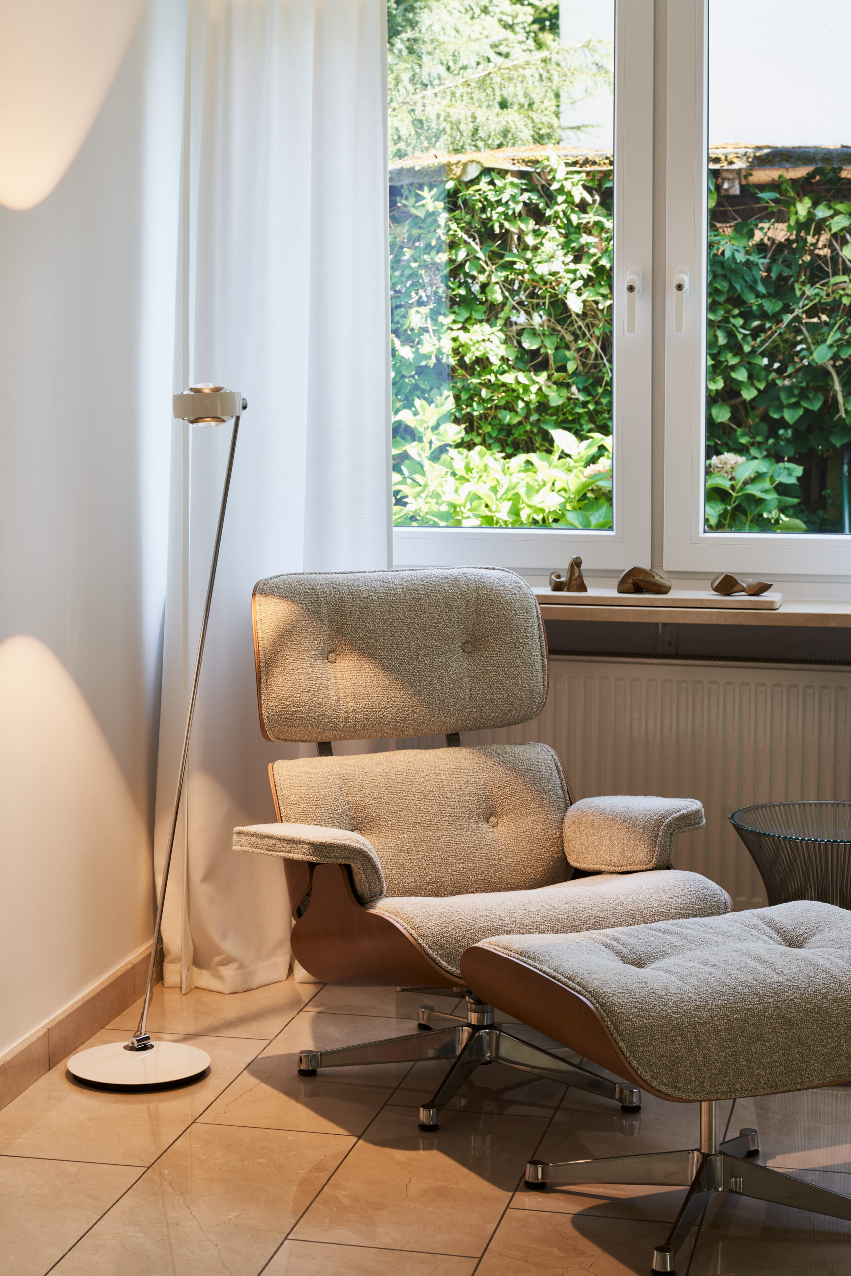 vitra lounge chair 