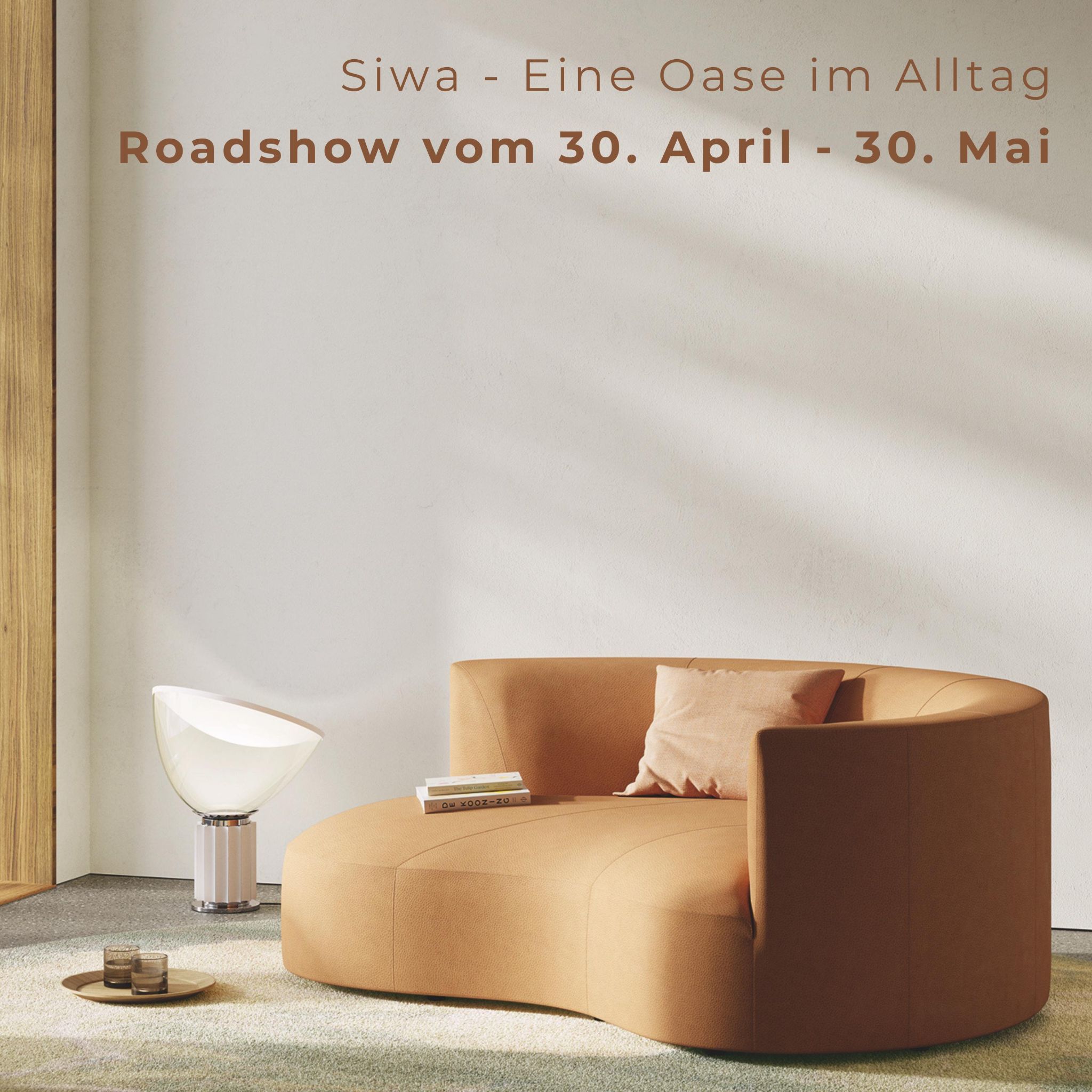 Siwa Roadshow Poster über modernem Wohnzimmer